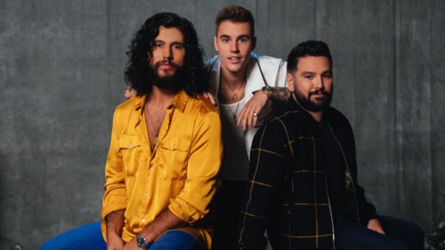 Dan + Shay says singing “10,000 Hours” at Justin Bieber’s wedding was “a really good time”