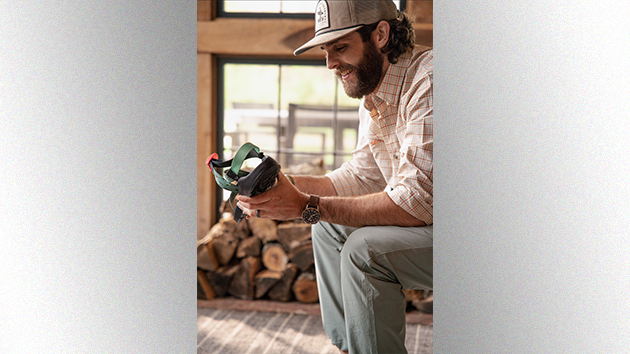 Thomas Rhett releases outdoor-inspired sandal line
