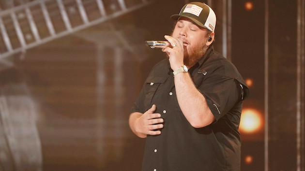 Luke Combs pays for the funerals of three fans who died at music festival