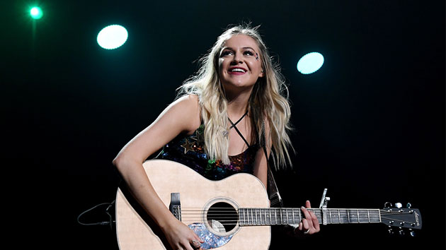 “My favorite”: Kelsea Ballerini and Kenny Chesney hit #1 with “Half of My Hometown”